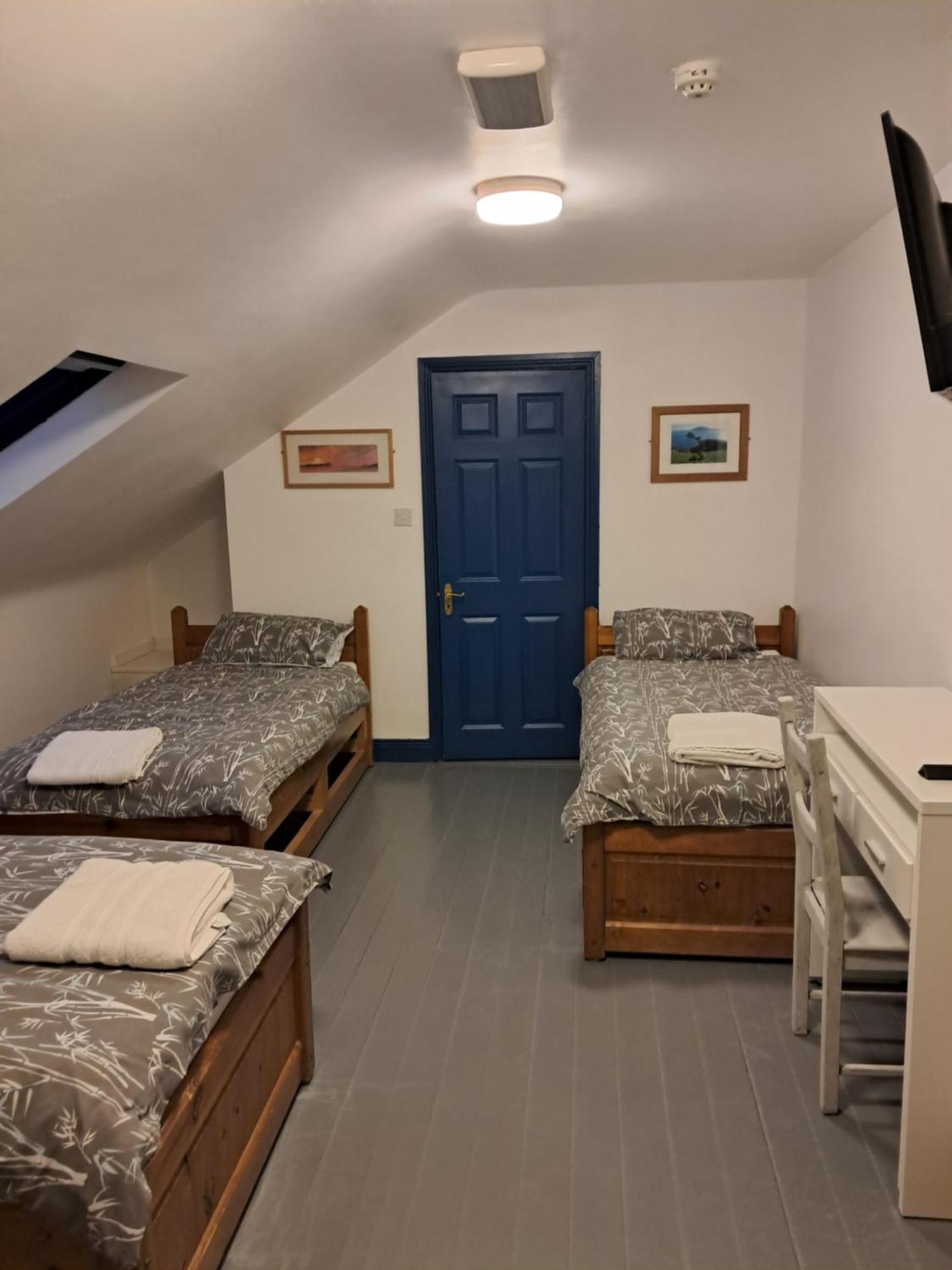 Coastguard Lodge Hostel At Tigh Tp Glaise Bheag Phòng bức ảnh